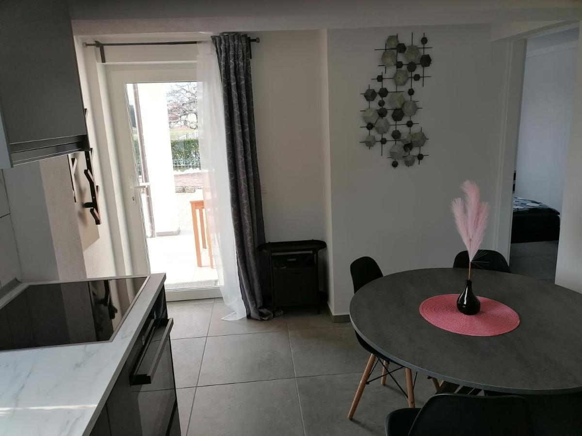 Apartma Pr Urarj Kobarid Esterno foto