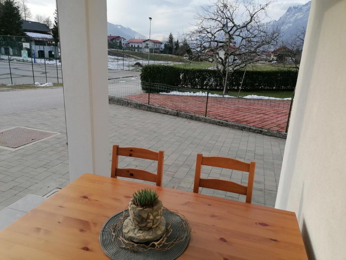 Apartma Pr Urarj Kobarid Esterno foto