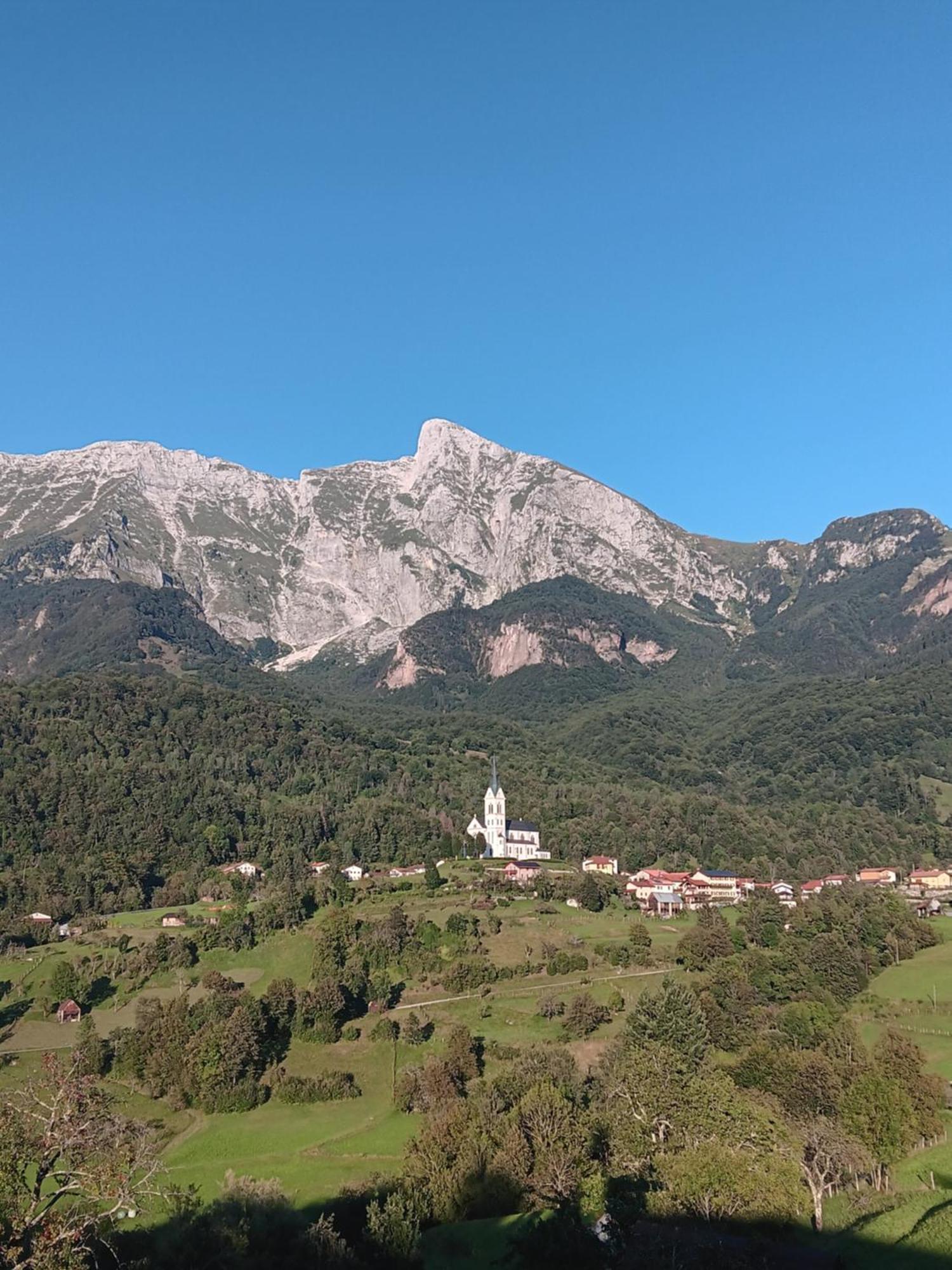 Apartma Pr Urarj Kobarid Esterno foto